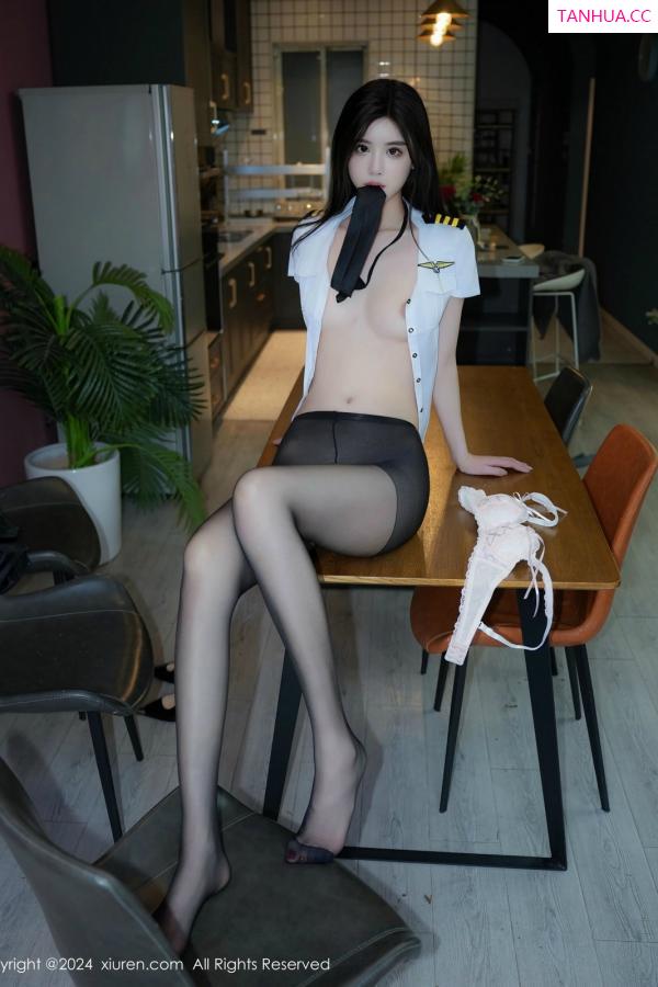   [XiuRen]高清写真图 2024.10.25 No.9349 Erikaki第16张图片